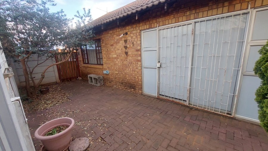 2 Bedroom Property for Sale in Uitsig Free State